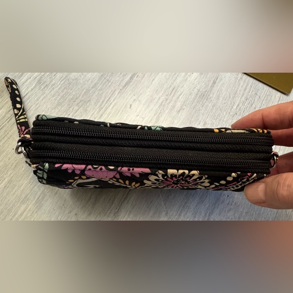 Vera Bradley Retired Black Print Double Zippered Wallet Wristlet EUC - Picture 7 of 7